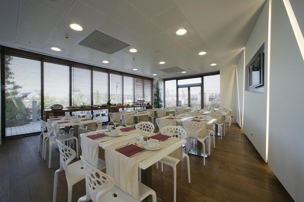 New Ipoint Hotel San Giovanni in Persiceto Exterior foto